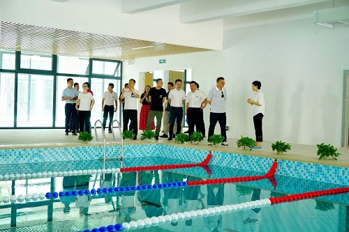 检查组对麻豆三级高潮性爱片进行验收