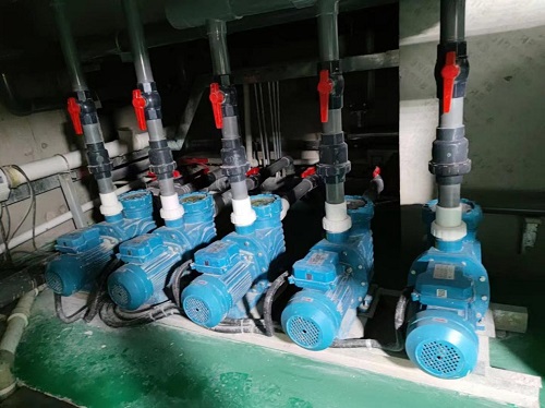 麻豆三级高潮性爱片水泵