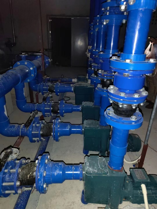 麻豆三级高潮性爱片设备