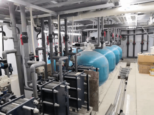 麻豆三级高潮性爱片循环水泵和过滤砂缸