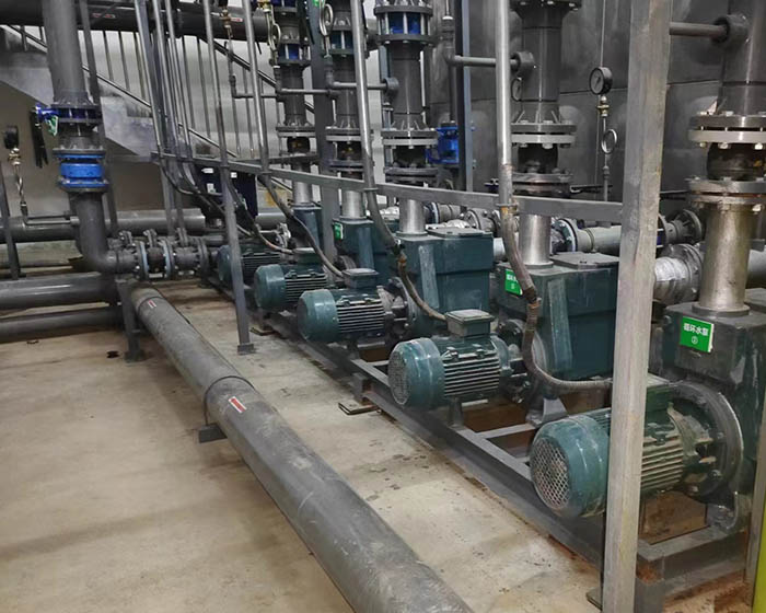 麻豆三级高潮性爱片循环水泵