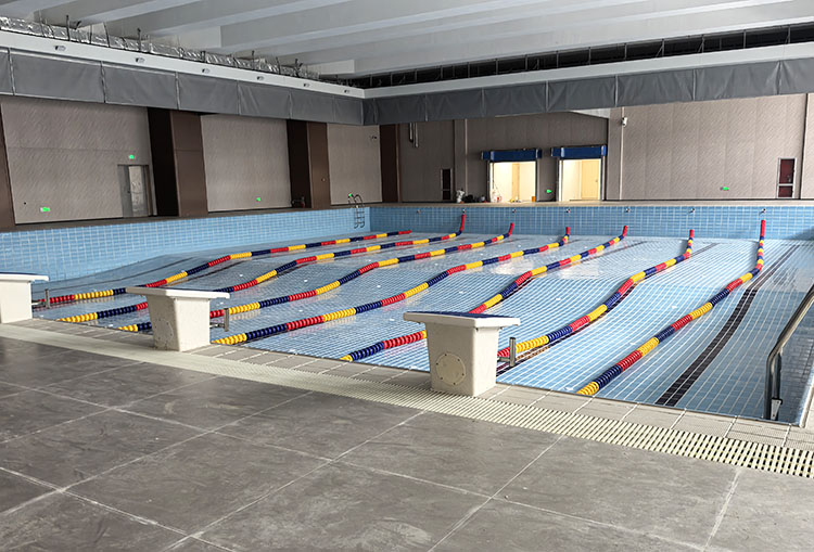 学校麻豆三级高潮性爱片设备